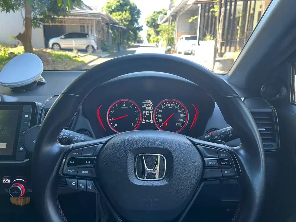 Honda City Hatchback (HB) 1.5L HB CVT - Tangan Pertama
