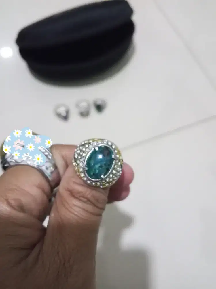 CINCIN BATU BACAN, BATU ALAM