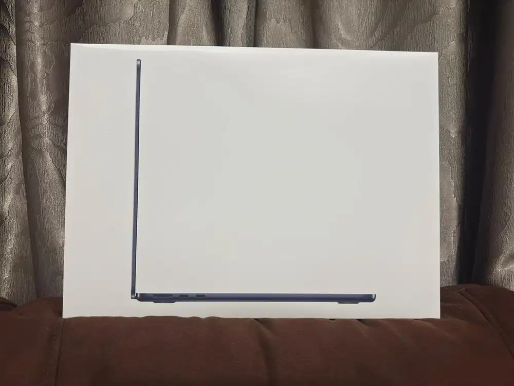MACBOOK AIR M5 24GB/1TB BNIB