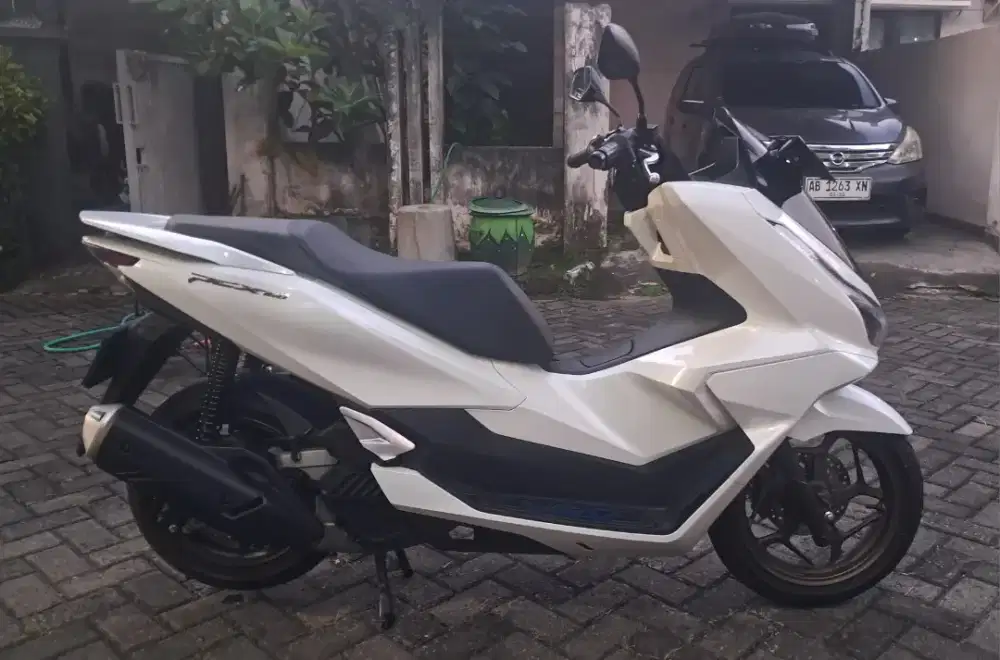 PCX ABS Putih favorit nopol cantik