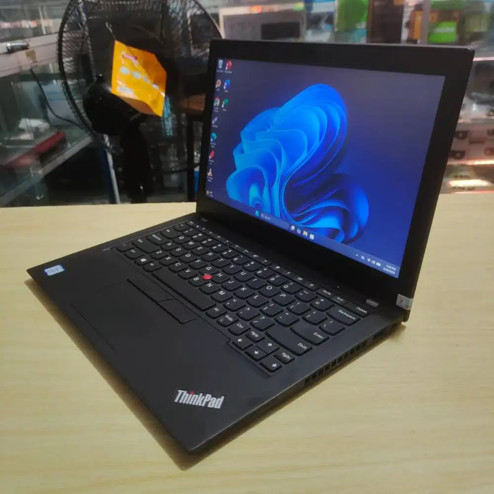 Laptop Lenovo Thinkpad X280 Intel Core i5 8th 8/256 Fulset Dusbook Lik