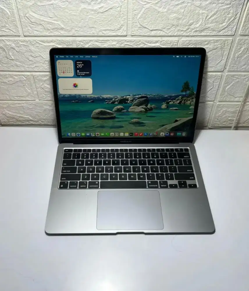 lelang cepat laptop macbook 2020