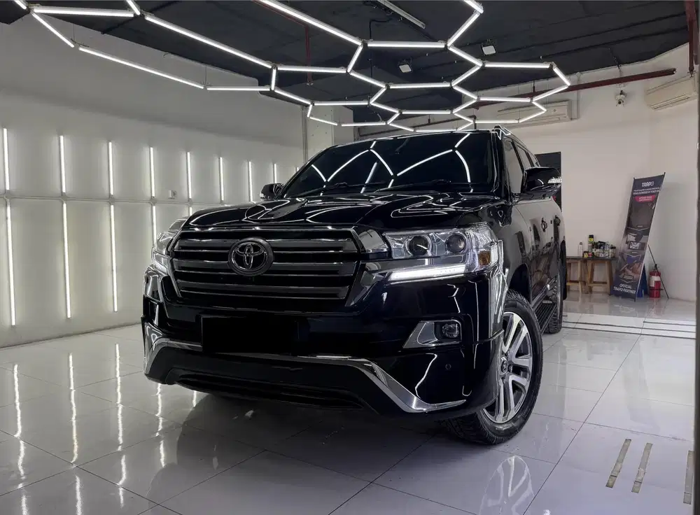 Toyota Land Cruiser VX200 Sahara 2008 convert facelift 2018 / Lexus LX
