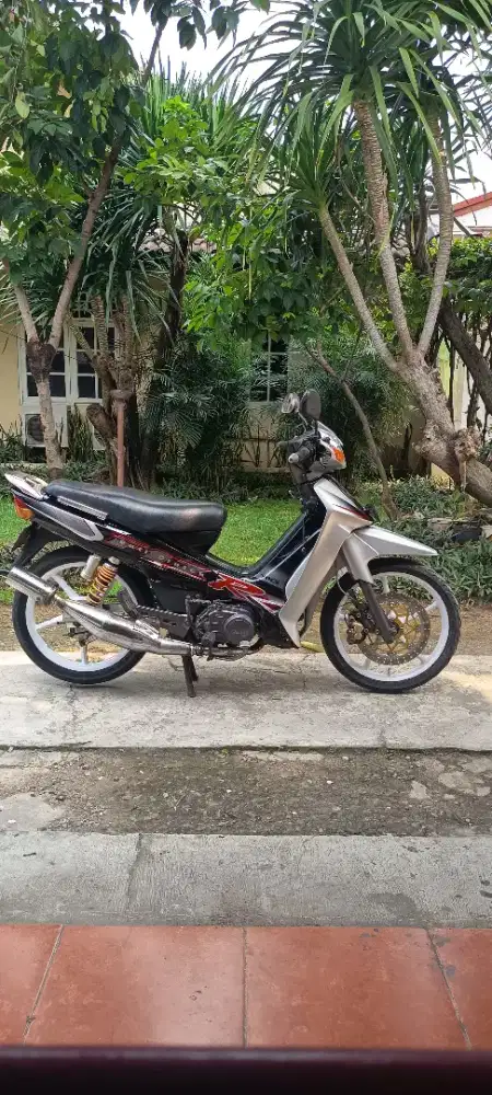 Yamaha Fiz R 2002 2 tak