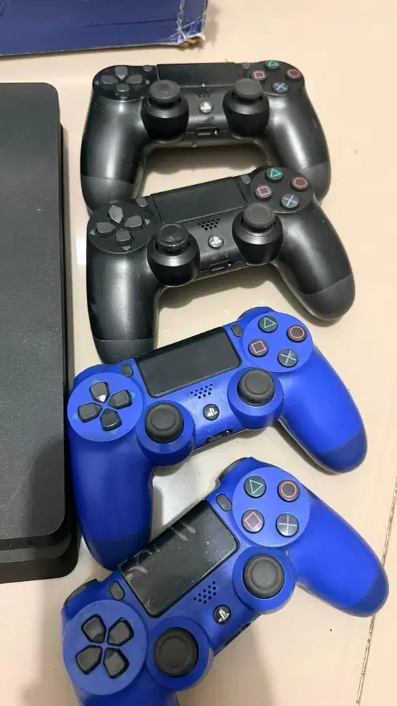 PS4 Slim - 4 stik