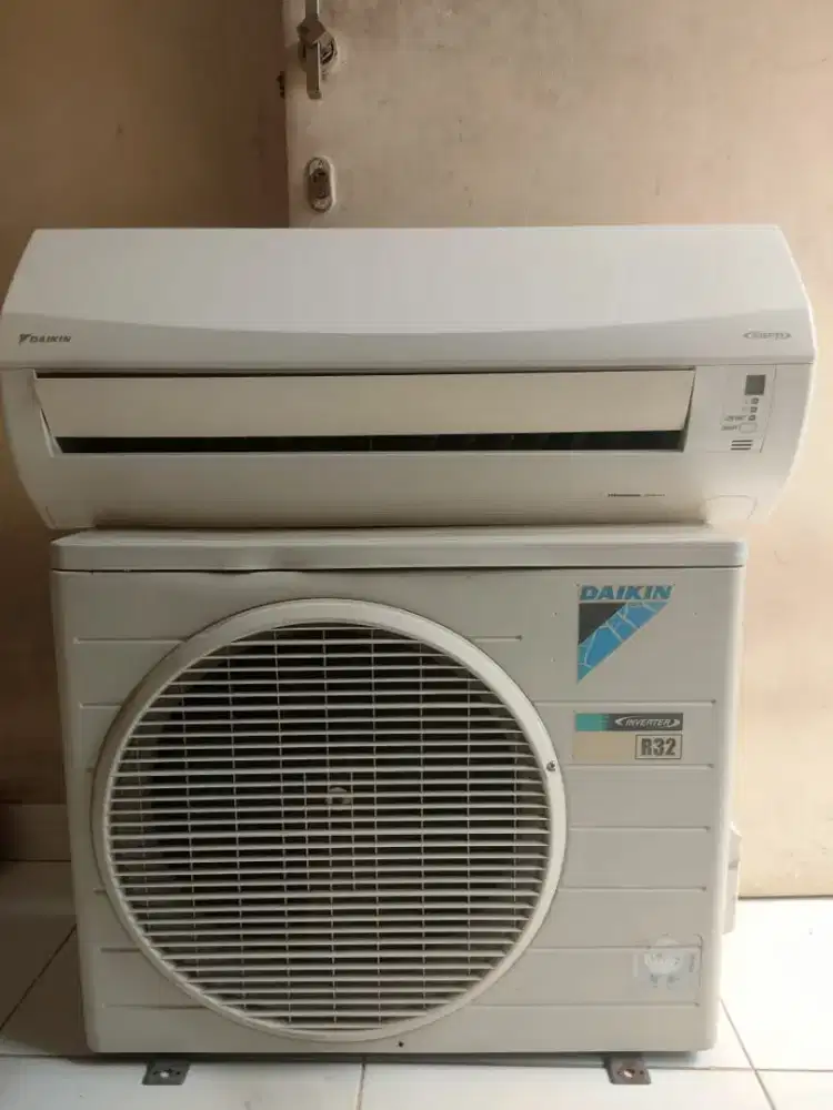 AC Daikin 1/2 PK inverter