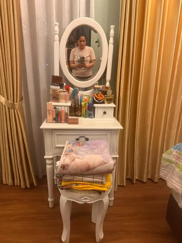Di jual meja rias