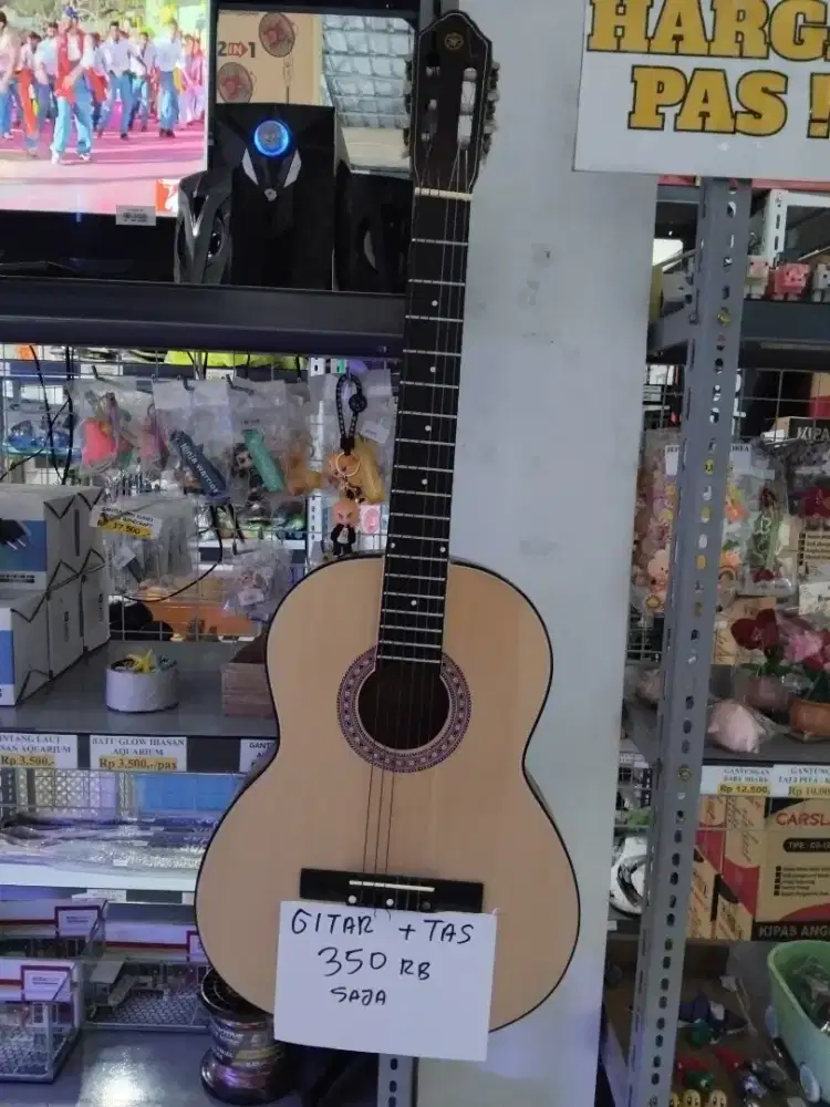 Gitar Kondisi Baru + Tas