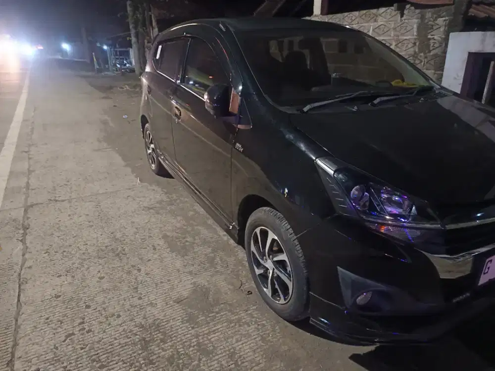 daihatsu ayla tipe R delux tertinggi