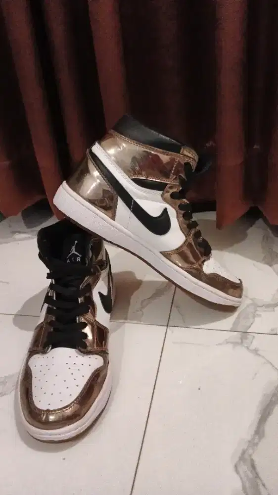 Nike Air Jordan 1 Mid SE 'Metallic Gold' Size 42/26 Made in Vietnam