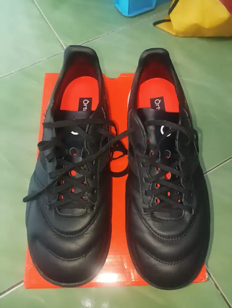 Sepatu Futsal Ortuseight Forte Axion size 42