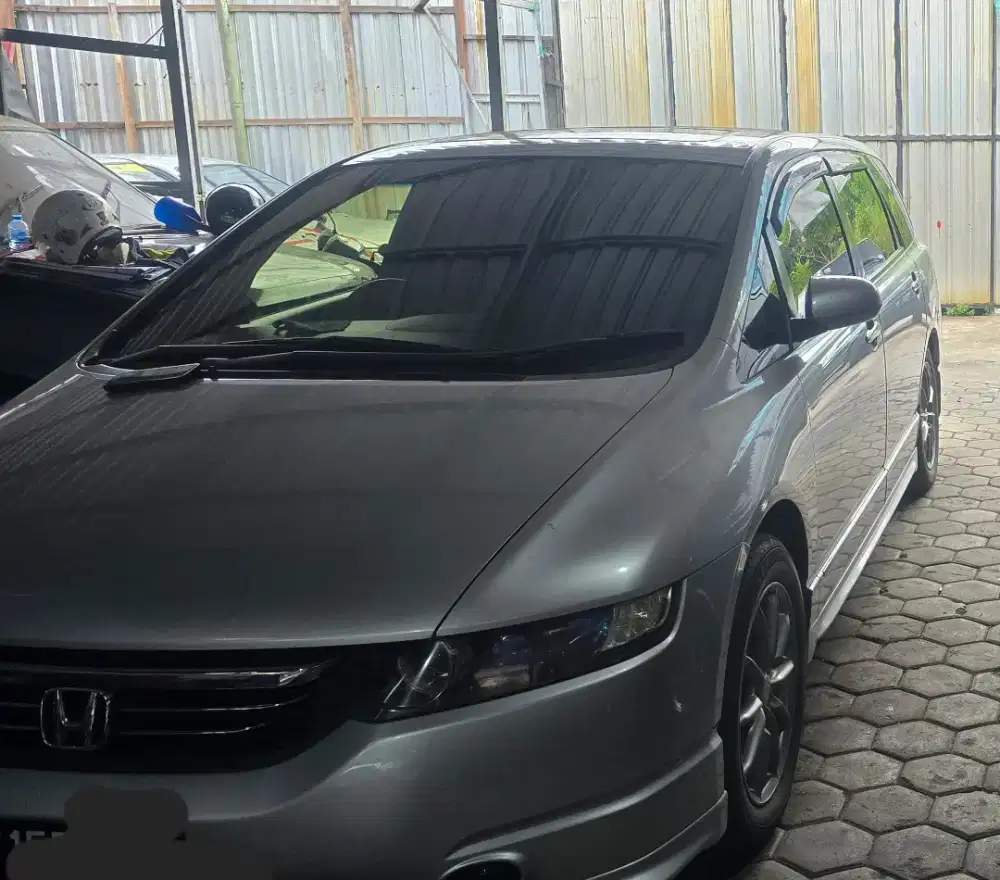 Di jual Honda odyssey absolute thn 2005