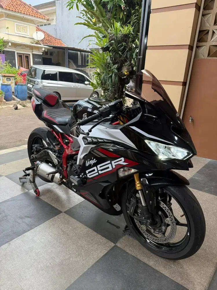 DIJUAL MOTOR SPORT KAWASAKI NINJA ZX-25R ABS