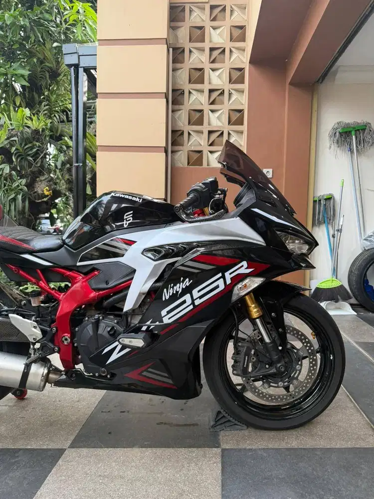 DIJUAL MOTOR SPORT KAWASAKI NINJA ZX-25R ABS