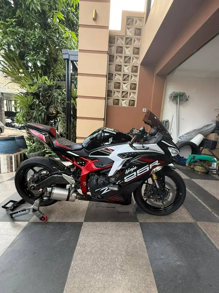 DIJUAL MOTOR SPORT KAWASAKI NINJA ZX-25R ABS
