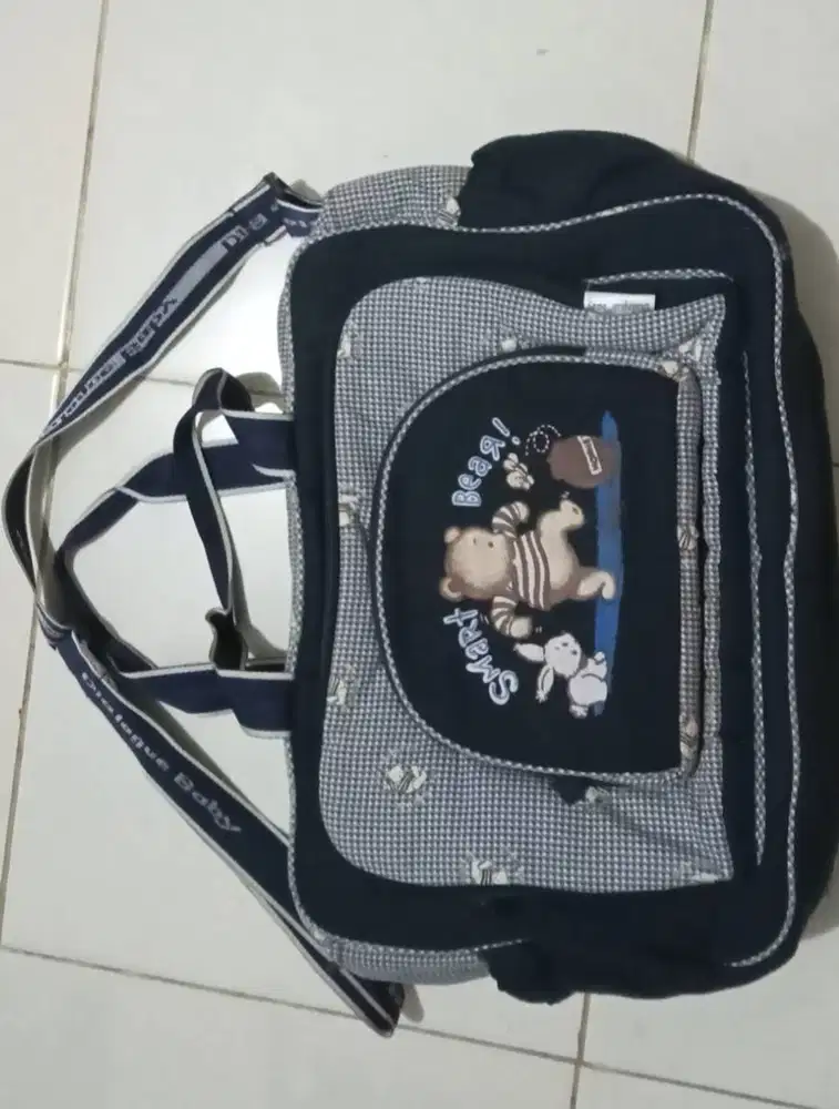 Gendongan Kanguru dan Tas Bayi