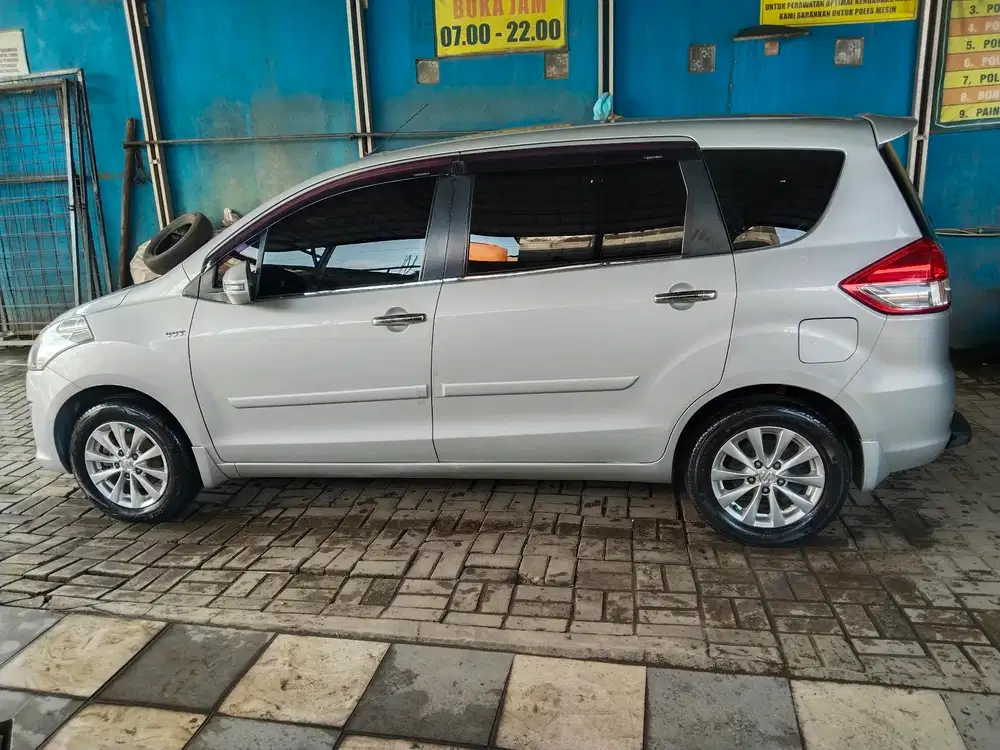 Suzuki Ertiga 2012 Bensin