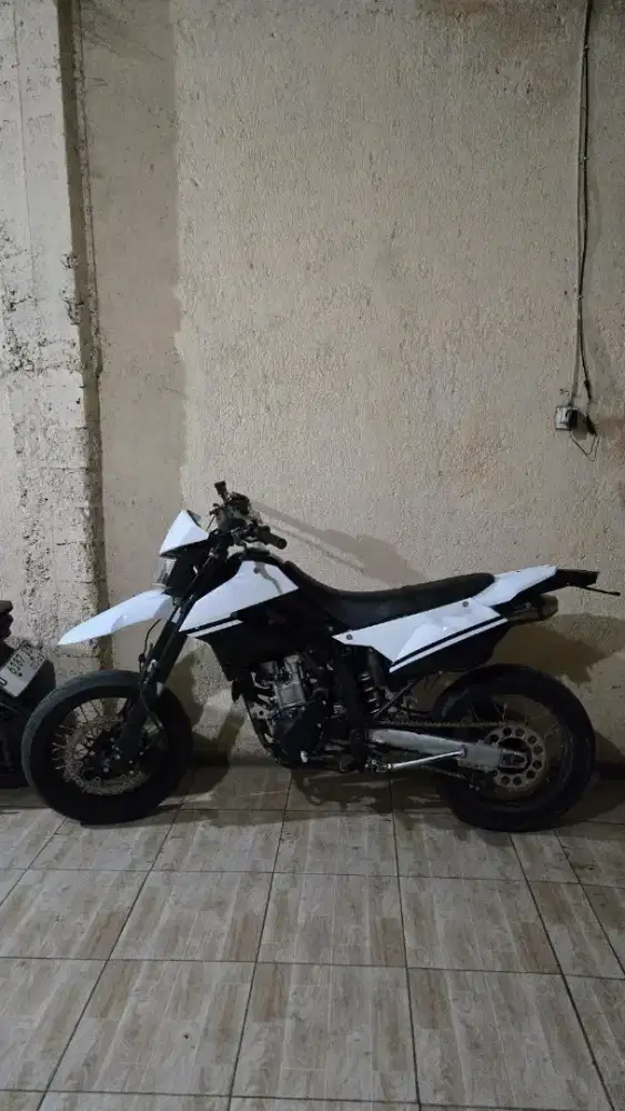 KAWASAKI D-TRACKER 2009