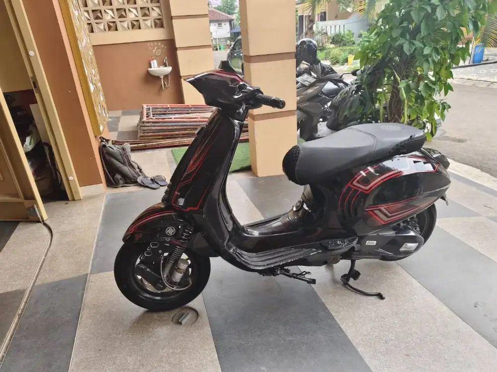 DIJUAL VESPA SPRINT 15O I-GET ABS (HARGA MASIH BISA NEGO)