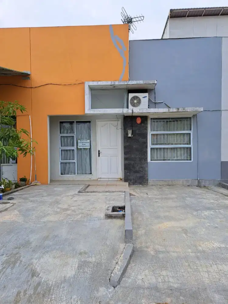 Disewakan rumah di Komplek Cluster Puri Selebriti 1, Batam