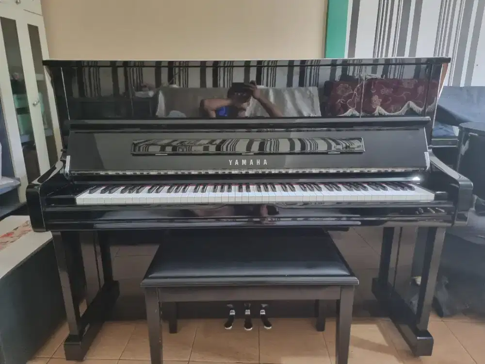 Piano akustik yamaha u1j pec