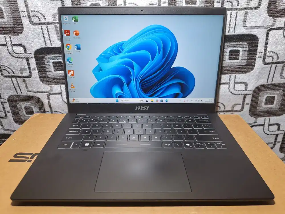 Laptop Msi Modern 14 Core i5 gen 12 ram 8gb ssd 512gb mulus key nyala