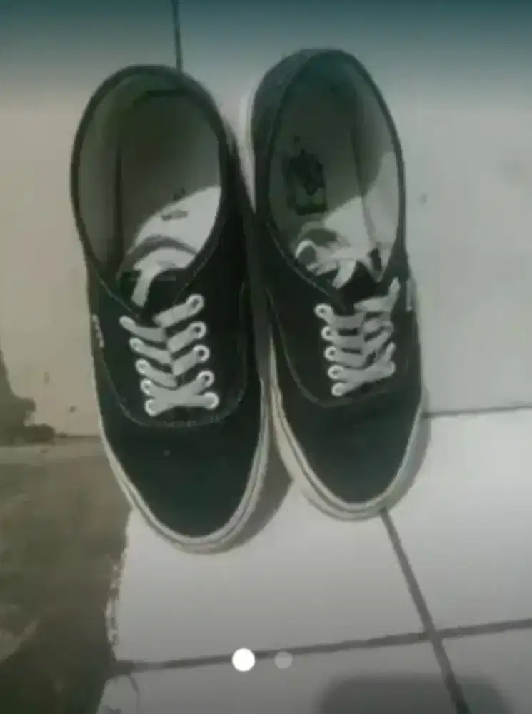 Sepatu Vans autentic