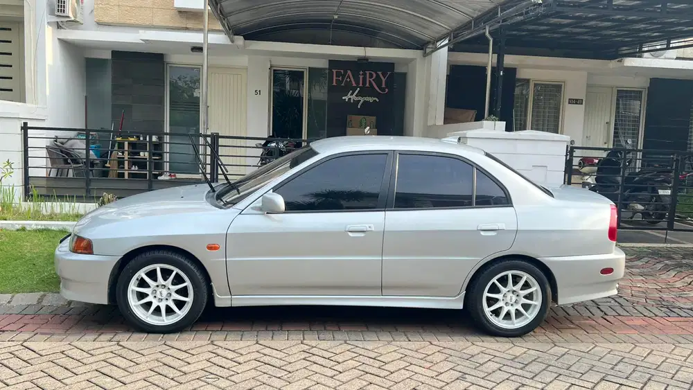 Mitsubishi Lancer 2002 Bensin