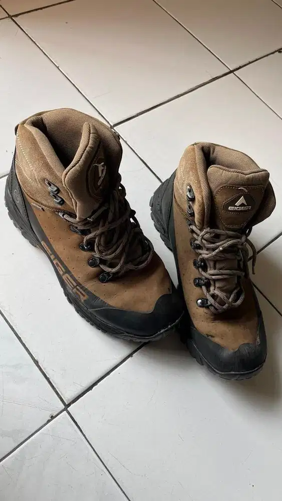 Sepatu Eiger Plum 2.0 Mid Cut Size 42