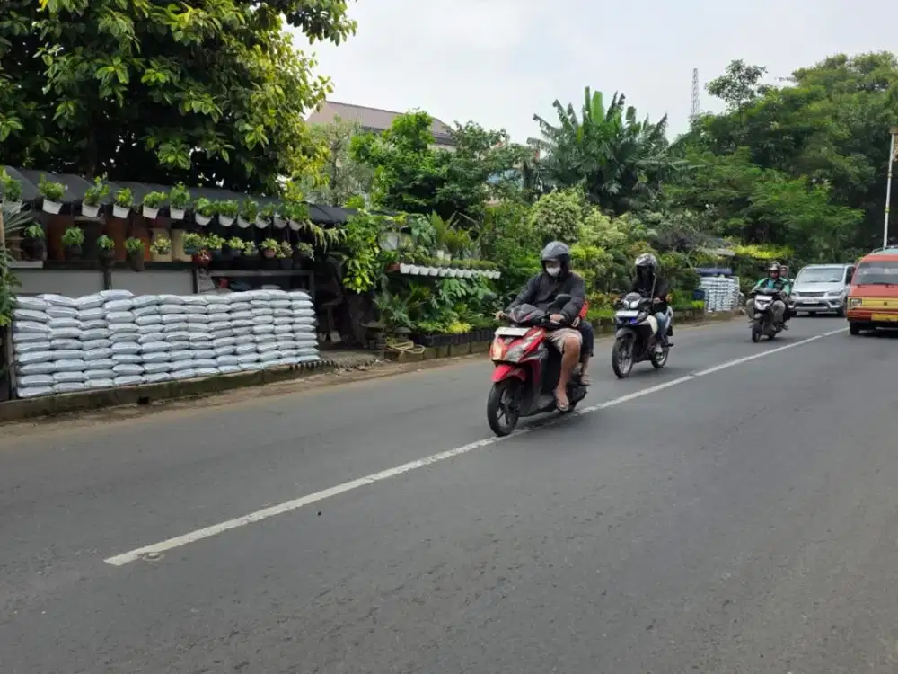 Tanah Luas 1800 m2 Siap Pakai di Jl Perjuangan Bekasi