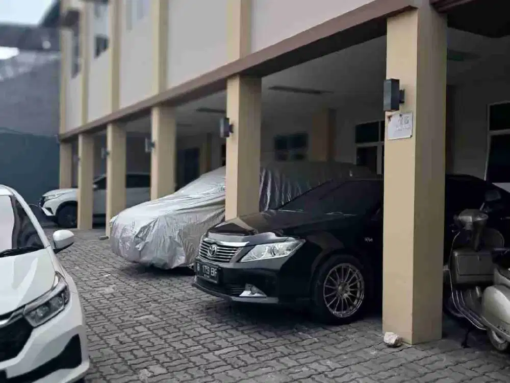 Rumah kost 3 lantai  27 kamar full terisi  profit bagus LT di utan kayu jaktim