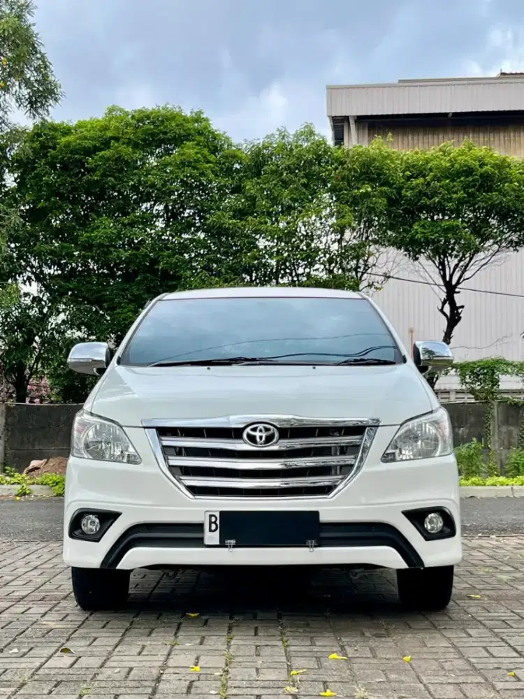 Toyota innova G 2014 matic bensin Low KM