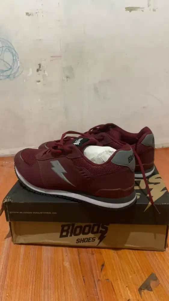 DIJUAL SEPATU CASUAL BLOODS (Maroon)