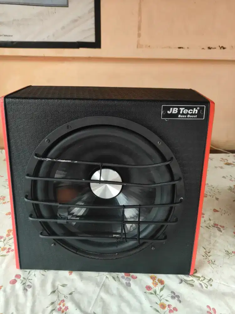 Subwoofer Mobil