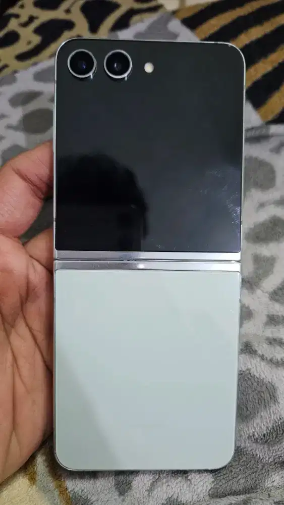 Samsung Galaxy Z Flip 5 5G 8/256 Gb Murah Mulus