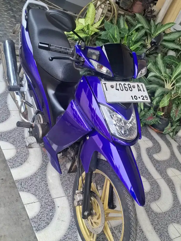 Kawasaki ZX 130 biru