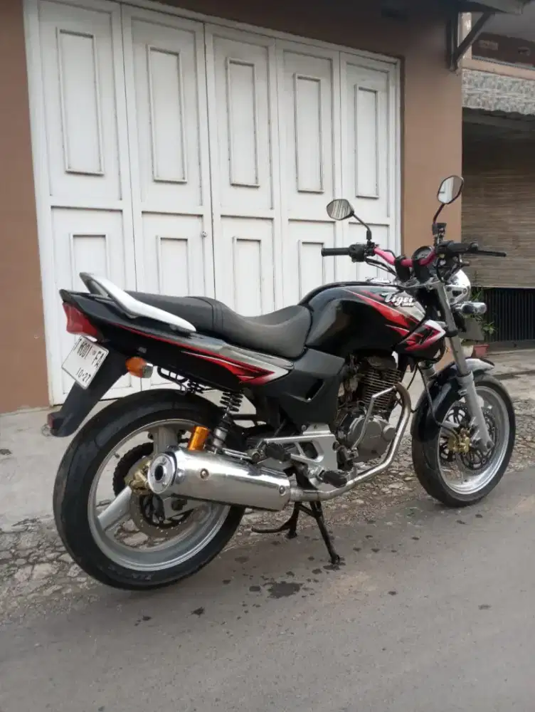 Honda Tiger 2000 Tapak Lebar