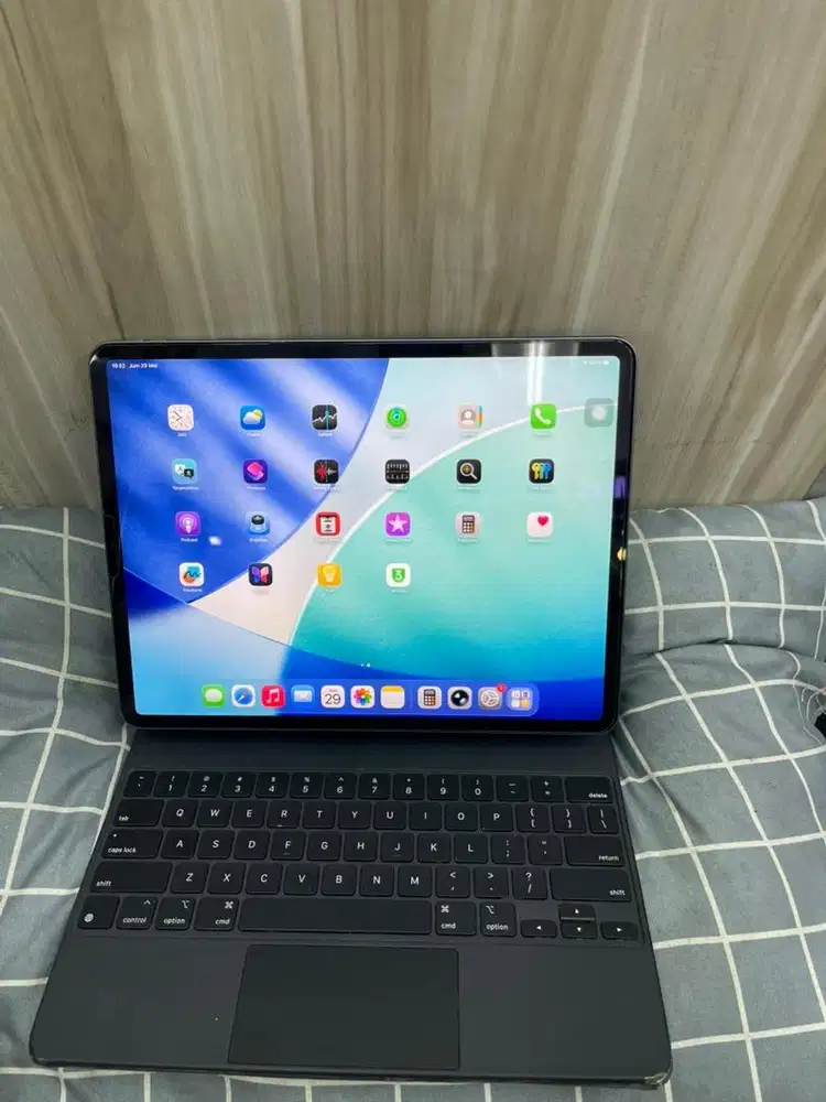 IPAD PRO (2020) 12.9 128GB include magic keyboard