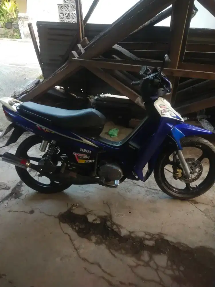 F1Z R 2002 warna biru