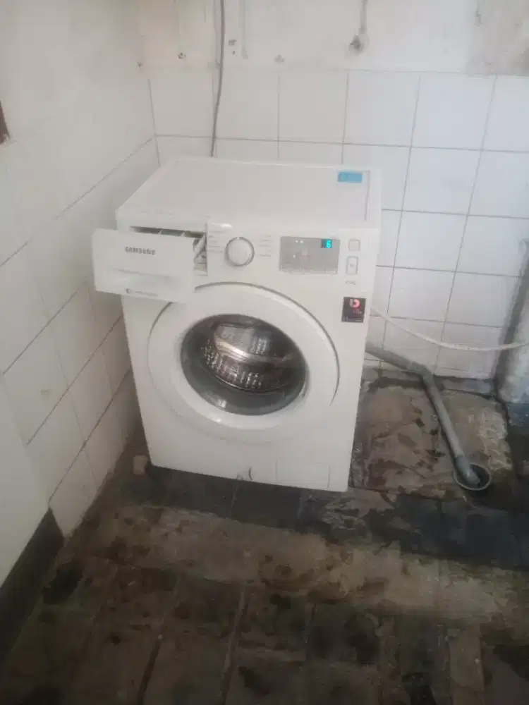 Service mesin cuci kulkas dispenser water heater kompor gas panggilan