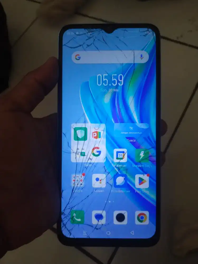 Infinix Hot 30i   8+8/128  minus retak tp ga ngaruh sentuhan normal