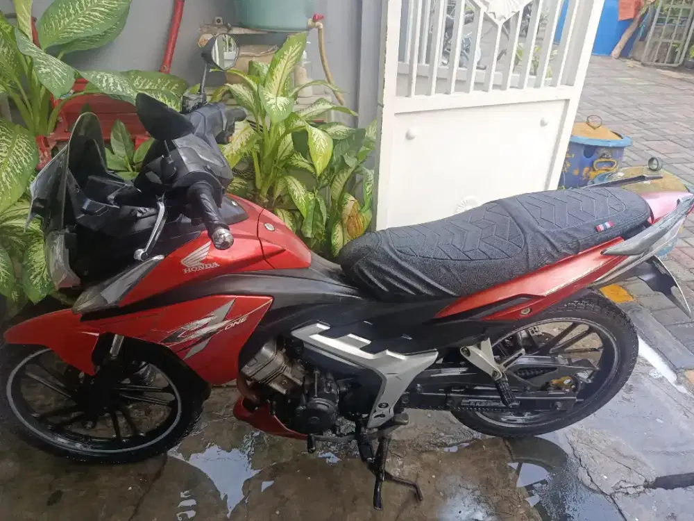 HONDA CS-1 2010 (SURABAYA)