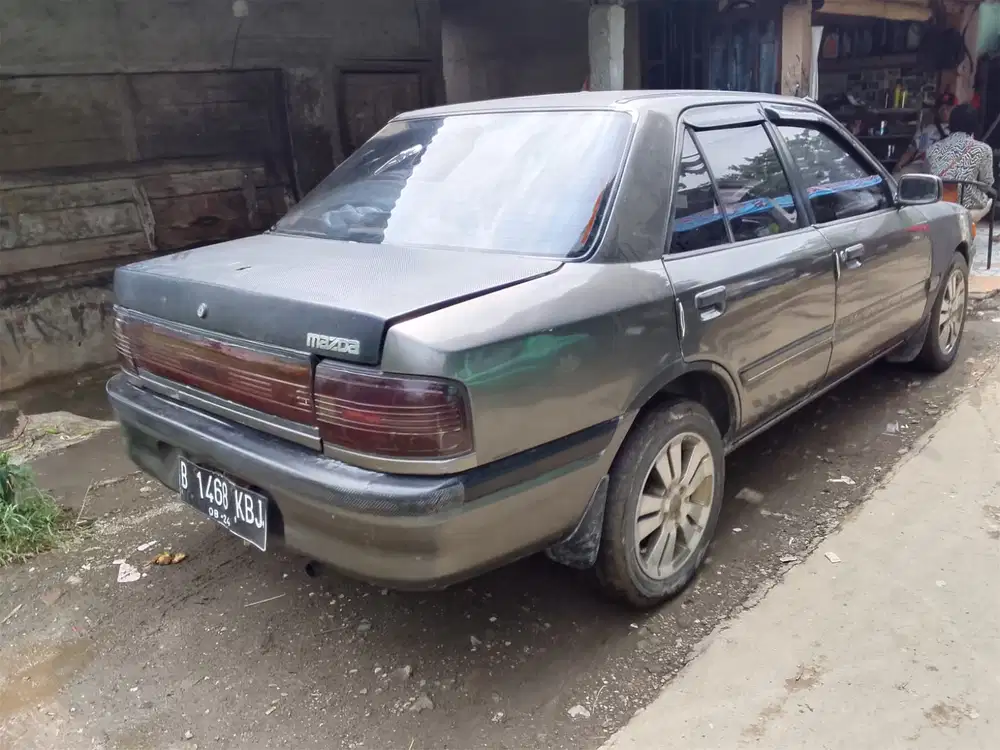 Mazda 323 1992 Bensin