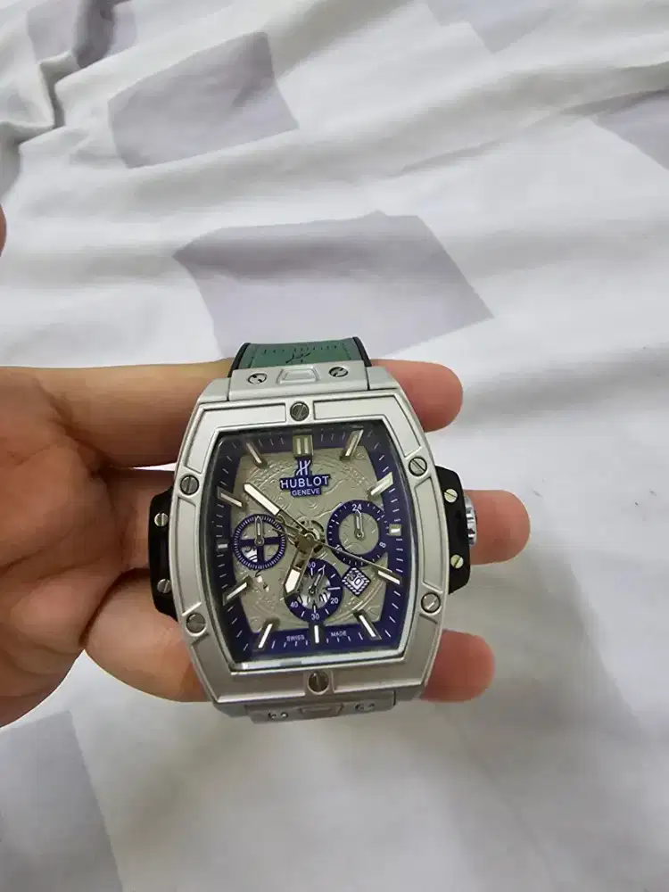 Jam tangan hublot