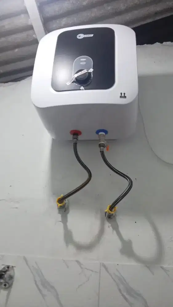 Service waterheater