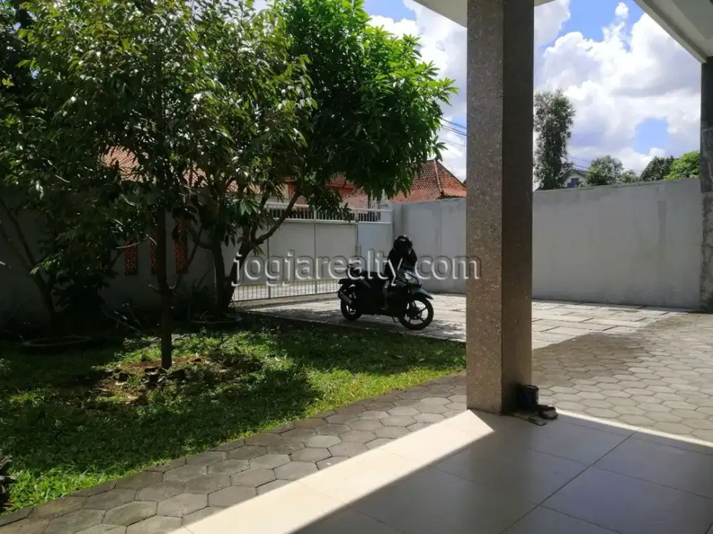 Rumah Siap Huni Halaman Luas di Nogotirto Gamping Sleman