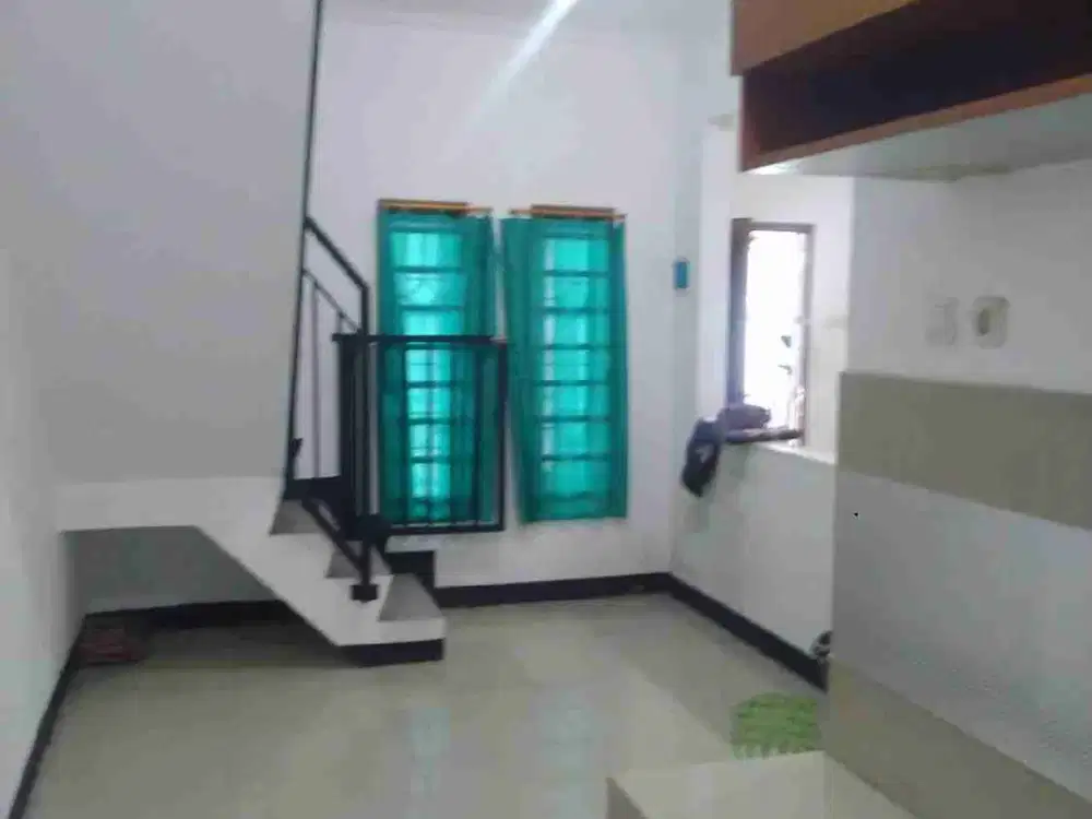 *DIJUAL
rumah siap huni TKI 1*
Bangunan baru renov, 2 Lantai
SHM
LT 62m²
LB 110m²
Kamar Tidur : 3 (bawah 1, atas 2)
Kamar Mandi : 2
Gudang kecil 1
Air artesis, sumur
Toren 1000L & 500L
Filter 1
Listrik 2200
Carport 1
Jalan depan sudah dicor
Akses jalan ma