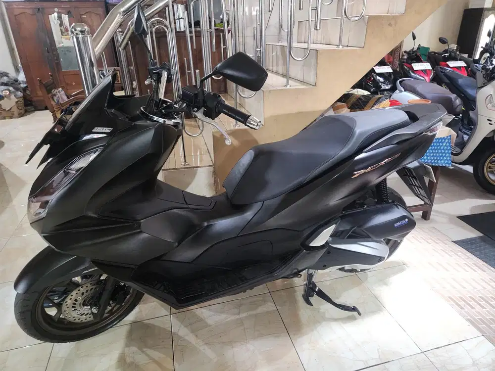 Pcx 160 abs hitam doff 2023 low km 2ribuan pajak baru Gbm