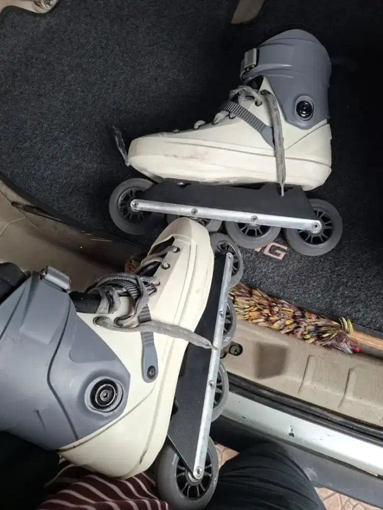 Dijual sepatu roda ALCEDO (white) setelan Wizard