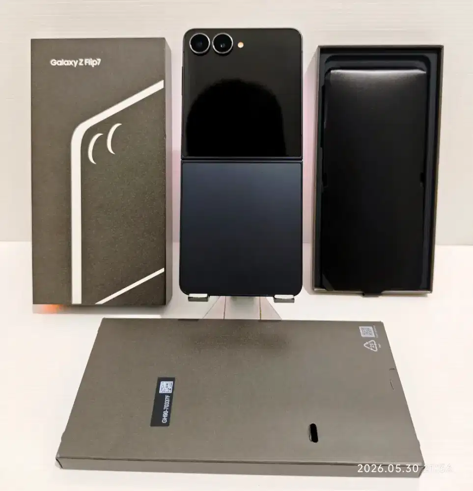 Samsung Z Flip 7 5G 12/256 GB Likenew 99% Resmi On 28 Sept 26 bs Tt/Bt